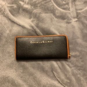 Dooney & bourke city zip wallet